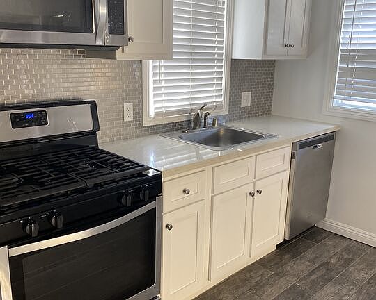 3rd image of 2317 W 42nd St