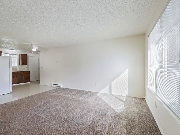 2210 26th Ave NE #5 — Photo 4