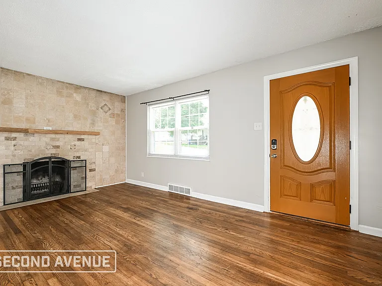 1247 Cascade Rd — Photo 4