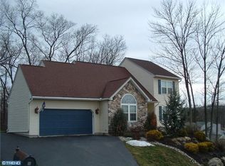 2 Elmwood Dr, Douglassville, PA 19518