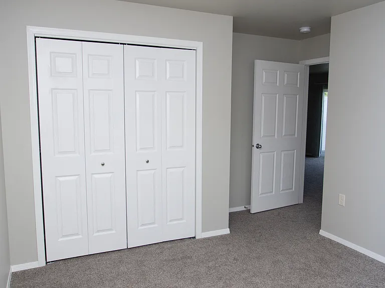 Edgewood Apartments — Photo 6