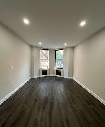 3rd image of 1997 Morris Ave #1