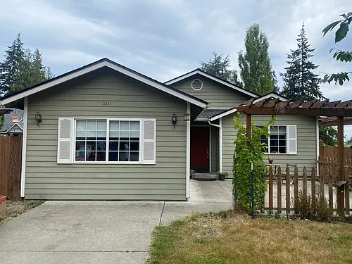 1011 W Hazel St Photo 1