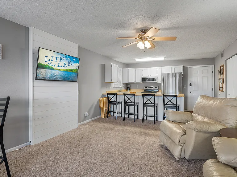 217 Southwood Shores Pl #2D — Photo 5