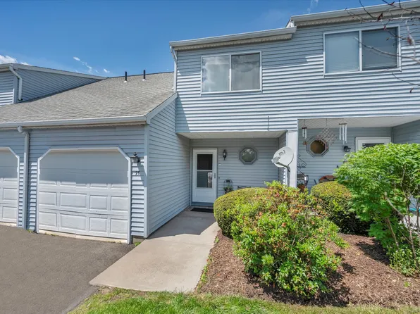 565 Clark Avenue APT 75, Bristol, CT 06010