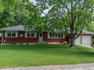 320 Isham Dr, Marion, IA 52302
