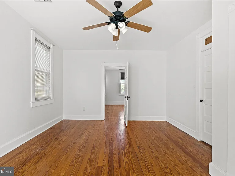 629 N Columbus St — Photo 19