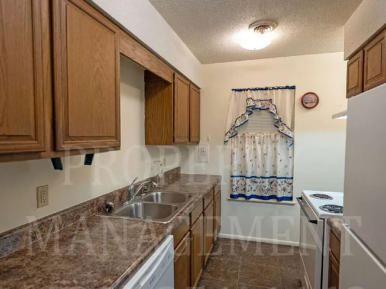 701 Beech St #E — Photo 11
