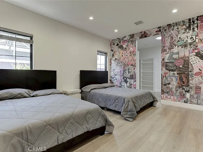 2743 N Keystone St — Photo 14