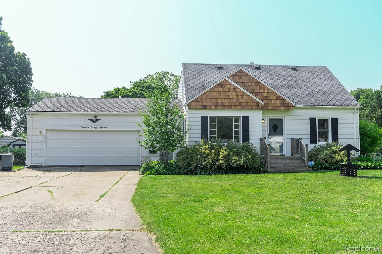 1247 Catalina Dr photo 1