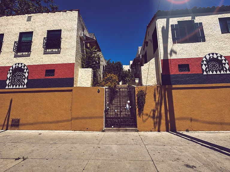 630 N Virgil Ave #630 — Photo 1