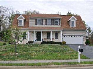 9806 Crimson Oaks Way, Fredericksburg, VA 22408