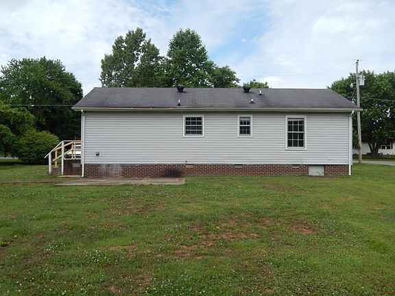 2nd image of 3462 Emery Ct
