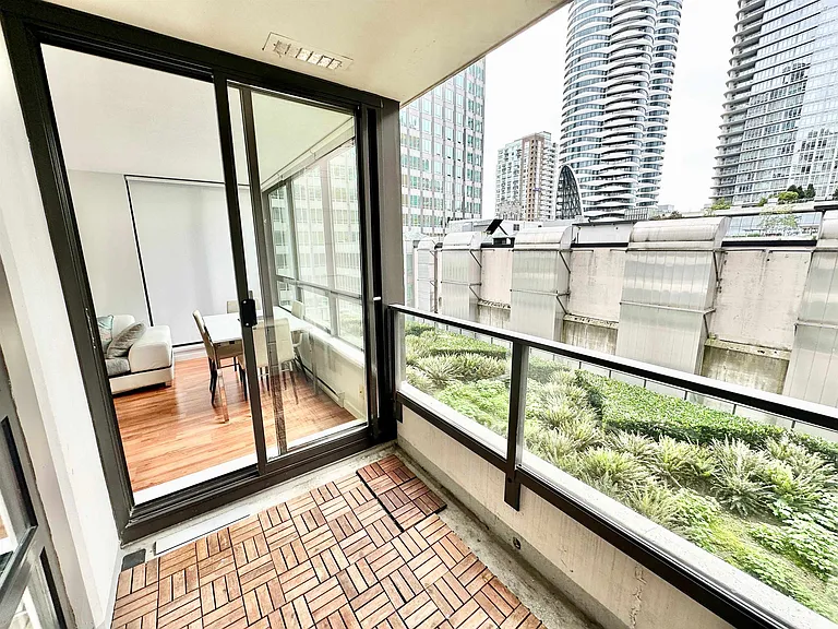 933 Hornby St #608 — Photo 6