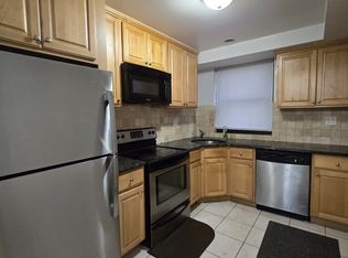 7326 N Ridge Ave #3W, Chicago, IL 60645