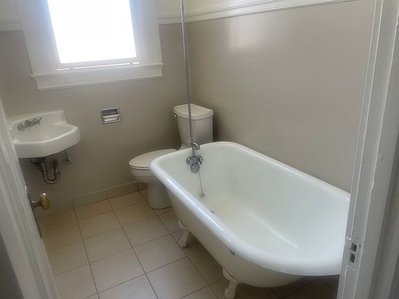 5th image of 675 Dolores St APT 6
