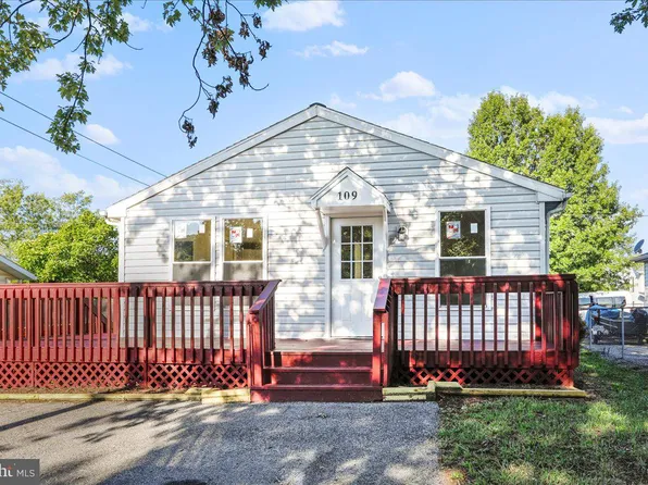 109 Fairview Dr, Hancock, MD 21750