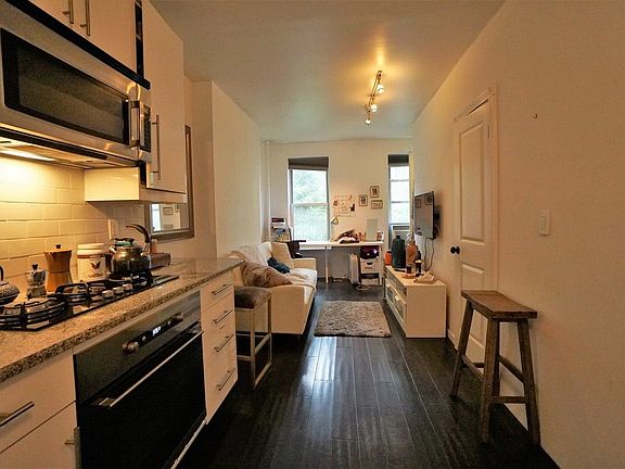 4th image of 317 E 73rd St #4R