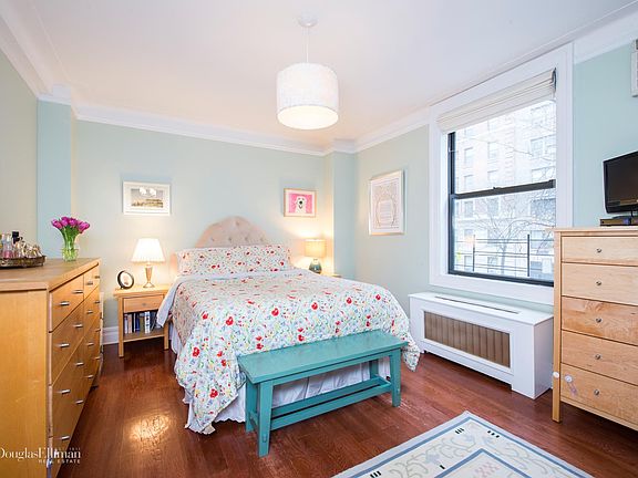 4th image of 512 W End Ave #2B