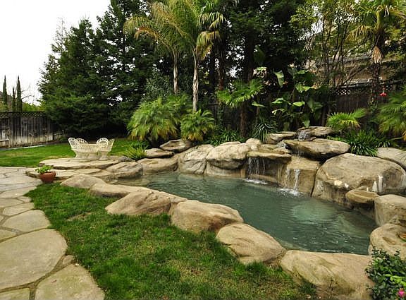 3rd image of 175 Tomlinson Dr