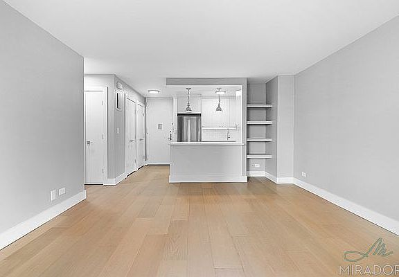 4th image of 330 E 39th St APT 17b