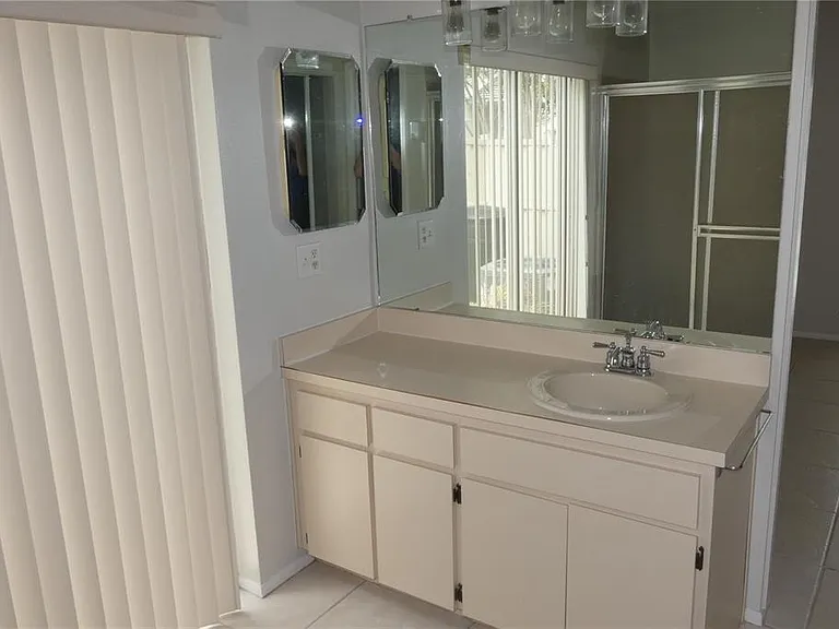 525 Moreno Cir NE — Photo 12