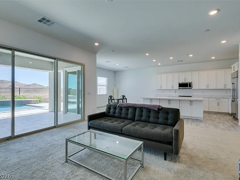 988 Edinburgh Fields Ct — Photo 11