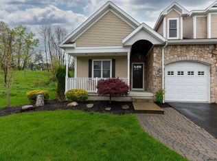 83 Lona Ln E, Greenbush, NY 12144