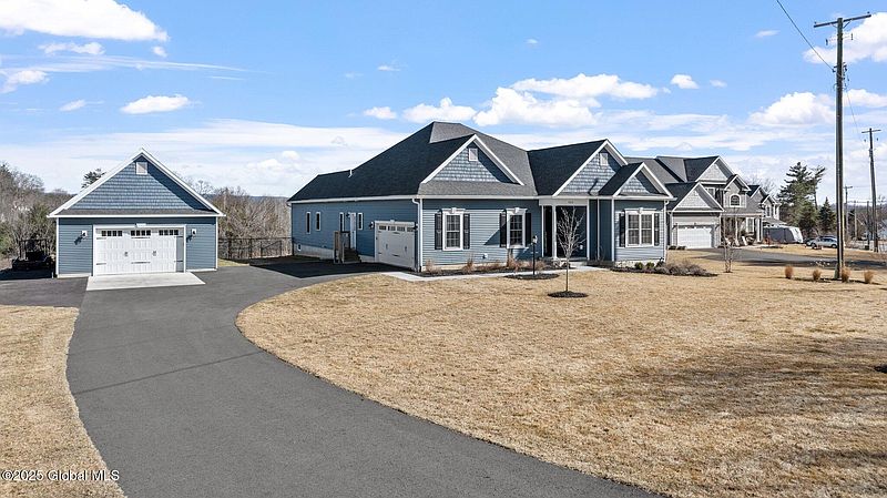 4th image of 423 Hidley Road
