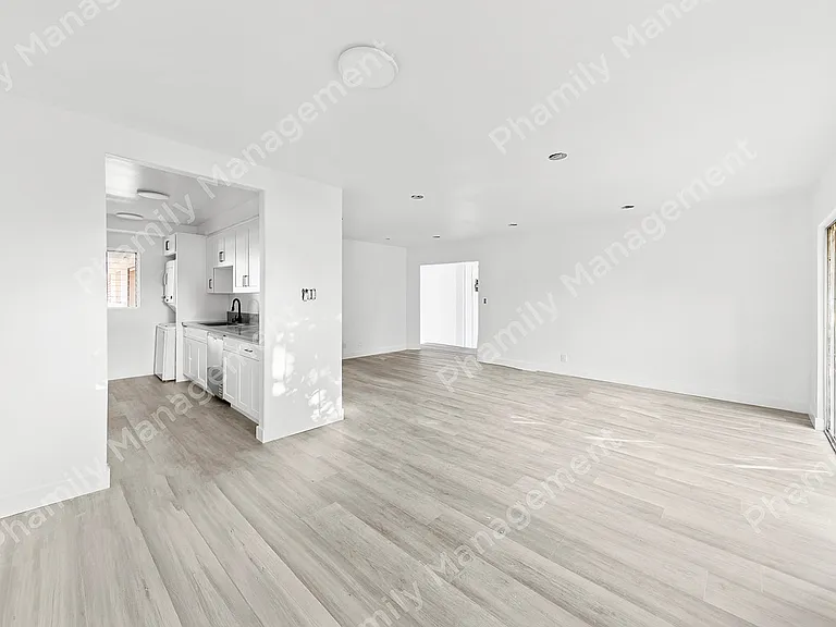Madison Apt — Photo 9