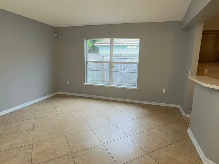 2292 Peerless Ln W — Photo 19