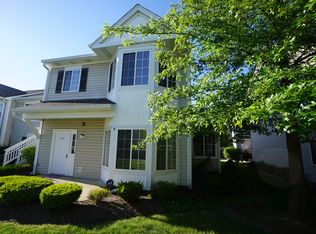 622 Hidden Creek Ln, North Aurora, IL 60542