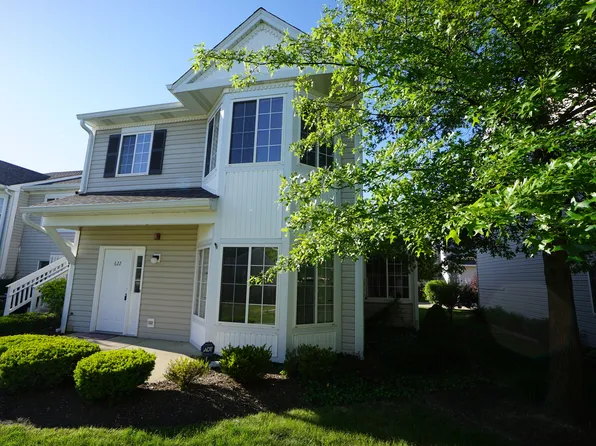 622 Hidden Creek Ln, North Aurora, IL 60542