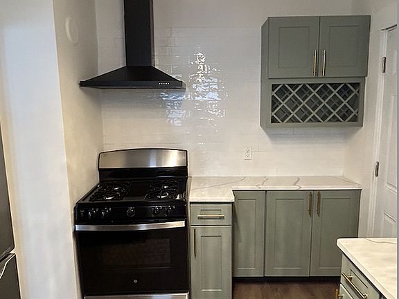 3rd image of 1328 W 110th St #A