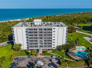 5 Bluebill Ave APT 104, Naples, FL 34108