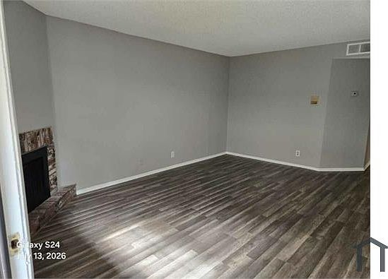 3rd image of 15916 Vanowen St APT 110