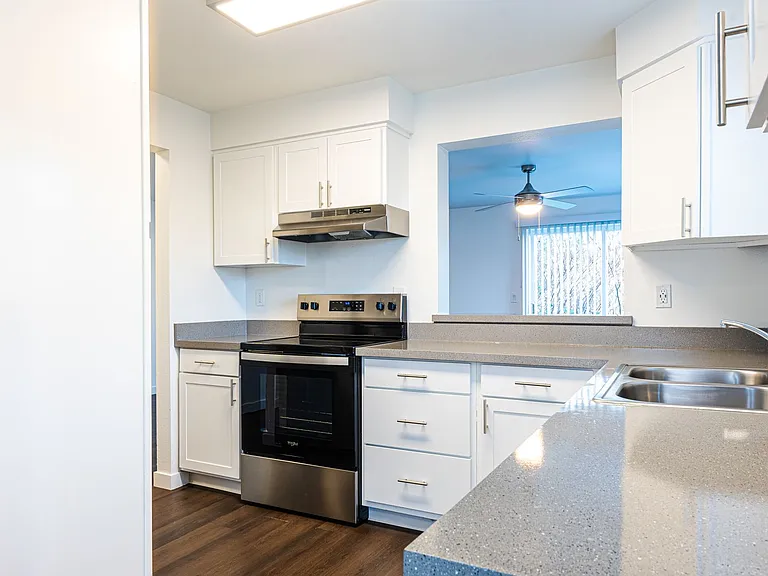 LSLV Lakeshore Lakeview — Photo 58