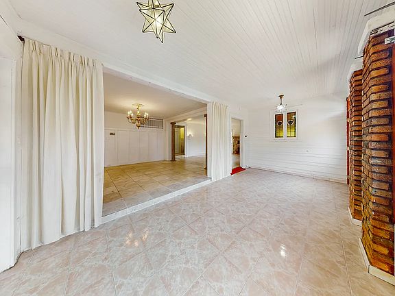 5th image of 4834 Beach 48 St