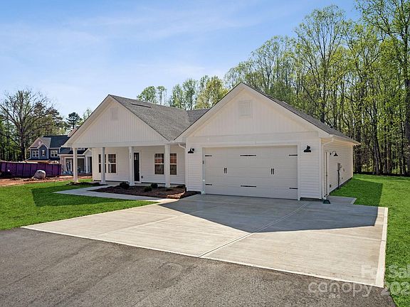 2nd image of 902 Westminster Dr