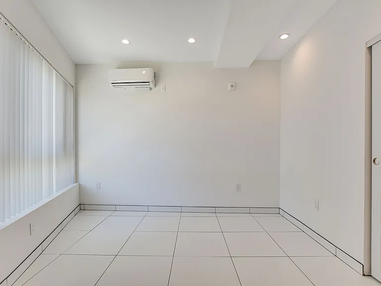 946 S Ridgeley Dr #107 — Photo 5
