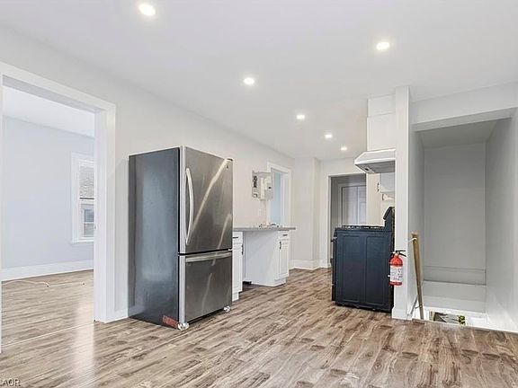 2nd image of 235 Hamilton Rd