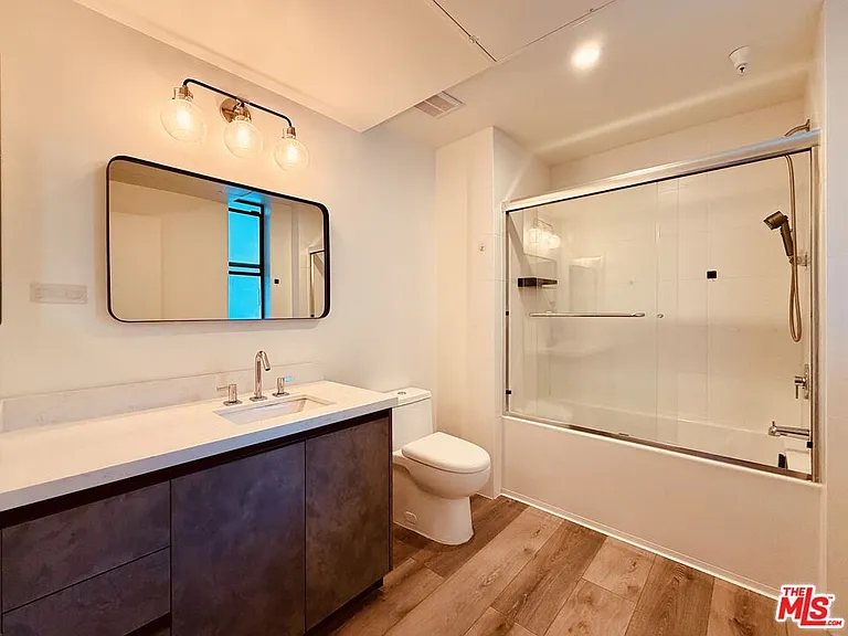 919 S Harvard Blvd #504 — Photo 5