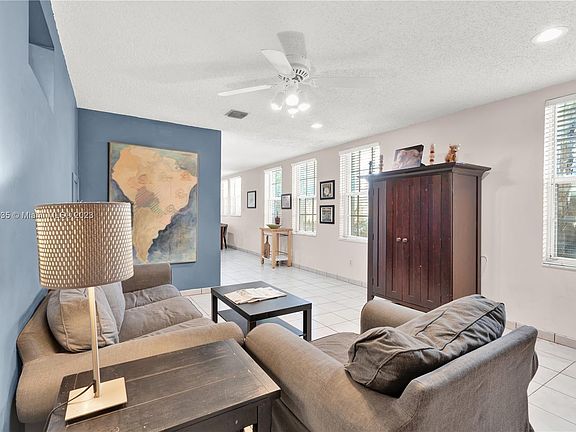 2nd image of 2802 W Trade Ave #2802