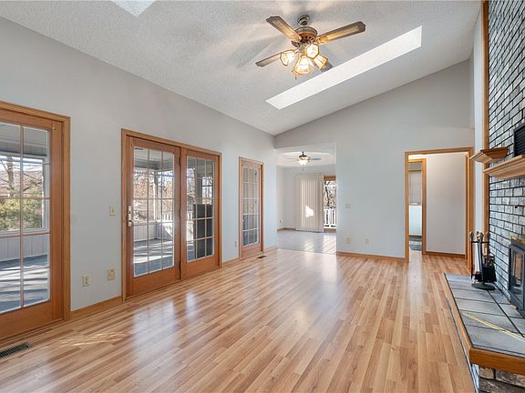 3rd image of 1 Bradford Cir