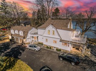 6890 Commerce Rd, West Bloomfield, MI 48324