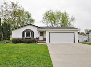1043 Boughton St, Watertown, WI 53094