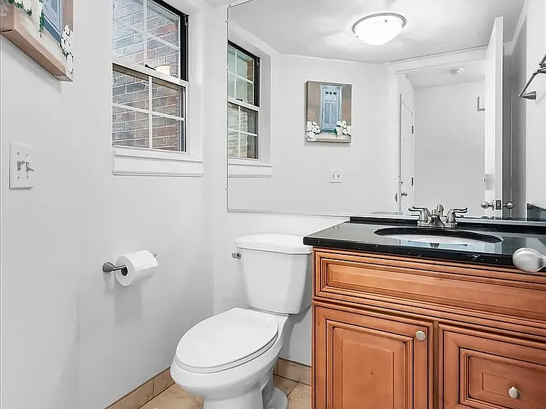 650 Hillview Ct — Photo 14