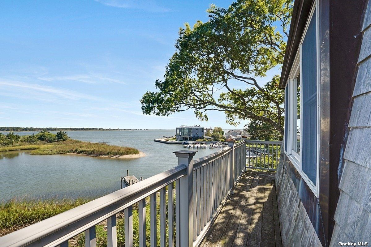 55 W End Avenue, East Quogue, NY 11942 Zillow