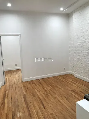 Rented by Point NYC | media 32