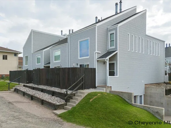 114 Brookfield Ct APT 8, Cheyenne, WY 82009